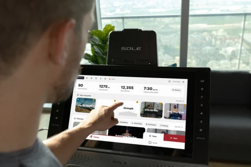 Беговая дорожка Sole F89 (21,5" TFT экран) с Z-образной рамой