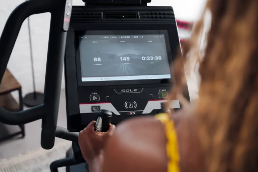 Эллиптический тренажер Sole Fitness Е95S (2023) с изменяемой длиной шага (46 - 61 см)