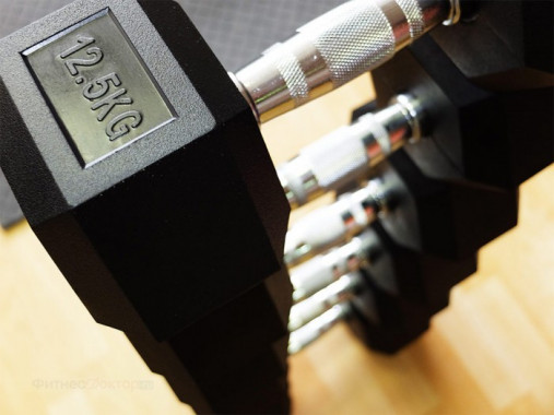 Комплект гантелей ZSO гексагональных от 10 до 22,5 кг, 6 пар (195 кг) Комплект гантелей ZSO гексагональных от 10 до 22,5 кг, 6 пар (195 кг)