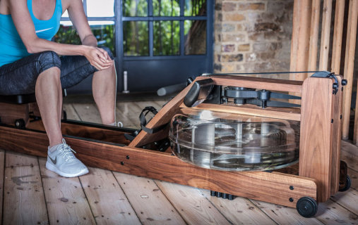 Гребной тренажер водный WaterRower Classic 300 с дисплеем S4 (материал рамы: орех) Гребной тренажер водный WaterRower Classic 300 с дисплеем S4 (материал рамы: орех)