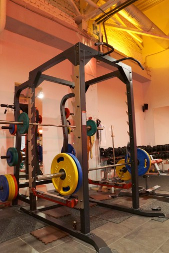 Силовая рама повышенной прочности для жимов и приседов AeroFit Sterling SL7009 Силовая рама повышенной прочности для жимов и приседов AeroFit Sterling SL7009