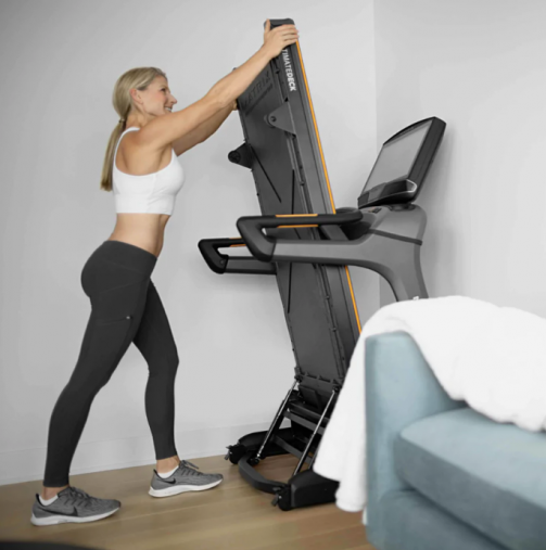 Беговая дорожка Matrix TF50XUR домашняя складная с HD-дисплеем 22 дюйма Беговая дорожка Matrix TF50XUR домашняя складная с HD-дисплеем 22 дюйма