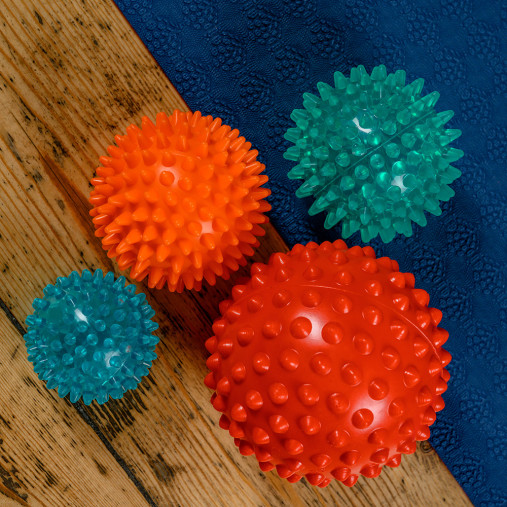 Массажный мяч TOGU Spiky Massage Ball 8 см, желтый Массажный мяч TOGU Spiky Massage Ball 8 см, желтый